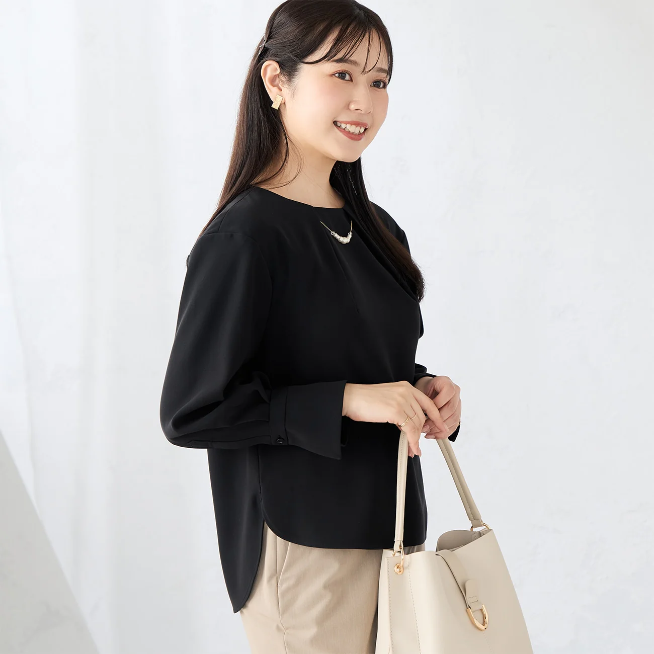 Blouse With Detachable Accessories - Image 10