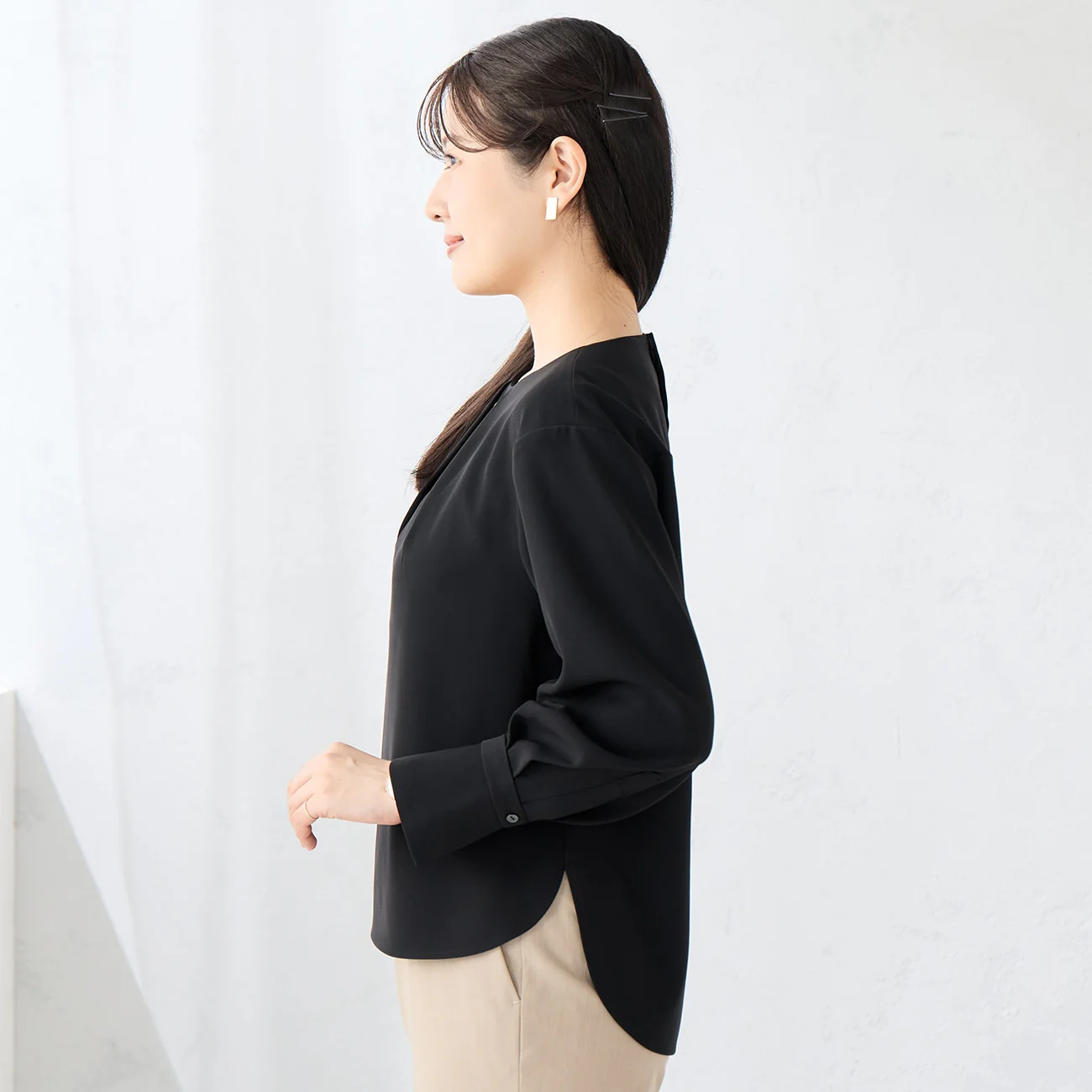 Blouse With Detachable Accessories - Image 15