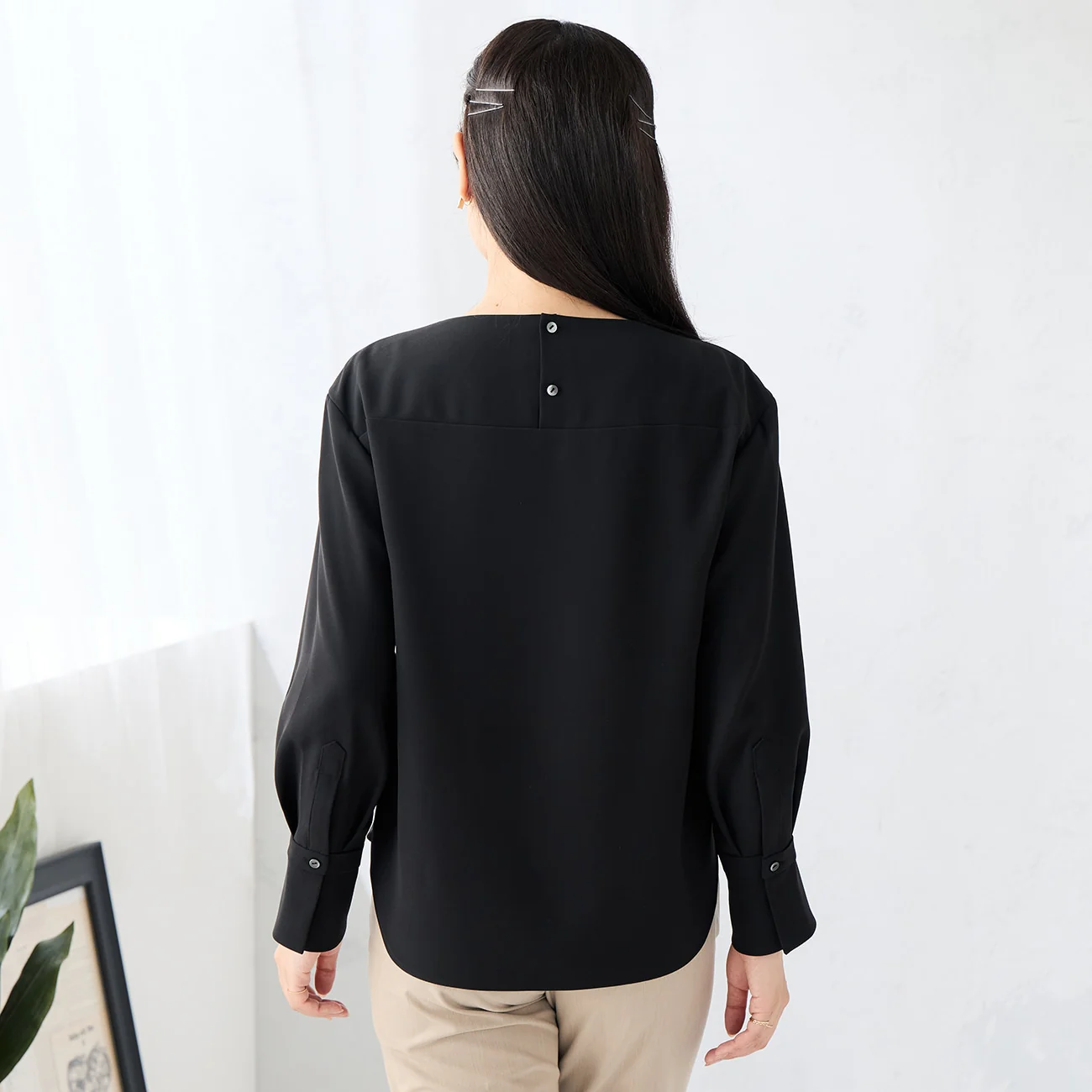 Blouse With Detachable Accessories - Image 16