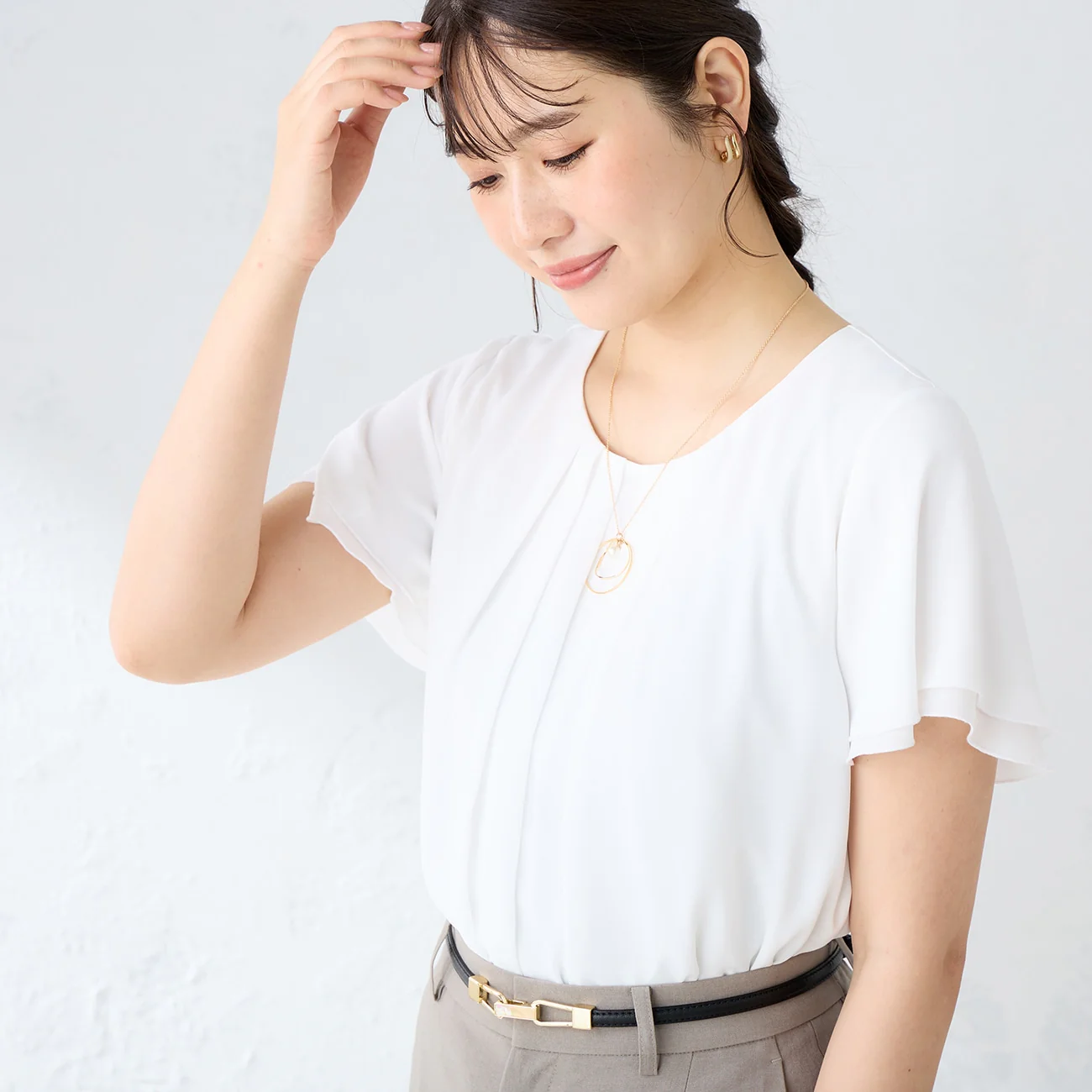 UV Protection Tucked Short Sleeve Blouse - Image 12