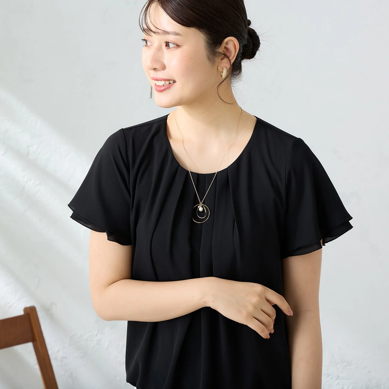 UV Protection Tucked Short Sleeve Blouse - Image 24