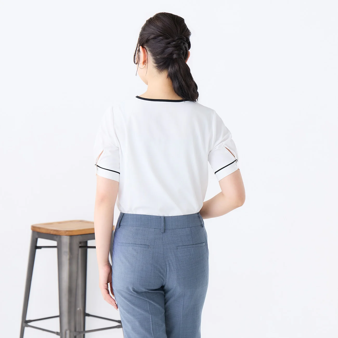 Cool Touch Stretch Contrast Short Sleeve Blouse - Image 15
