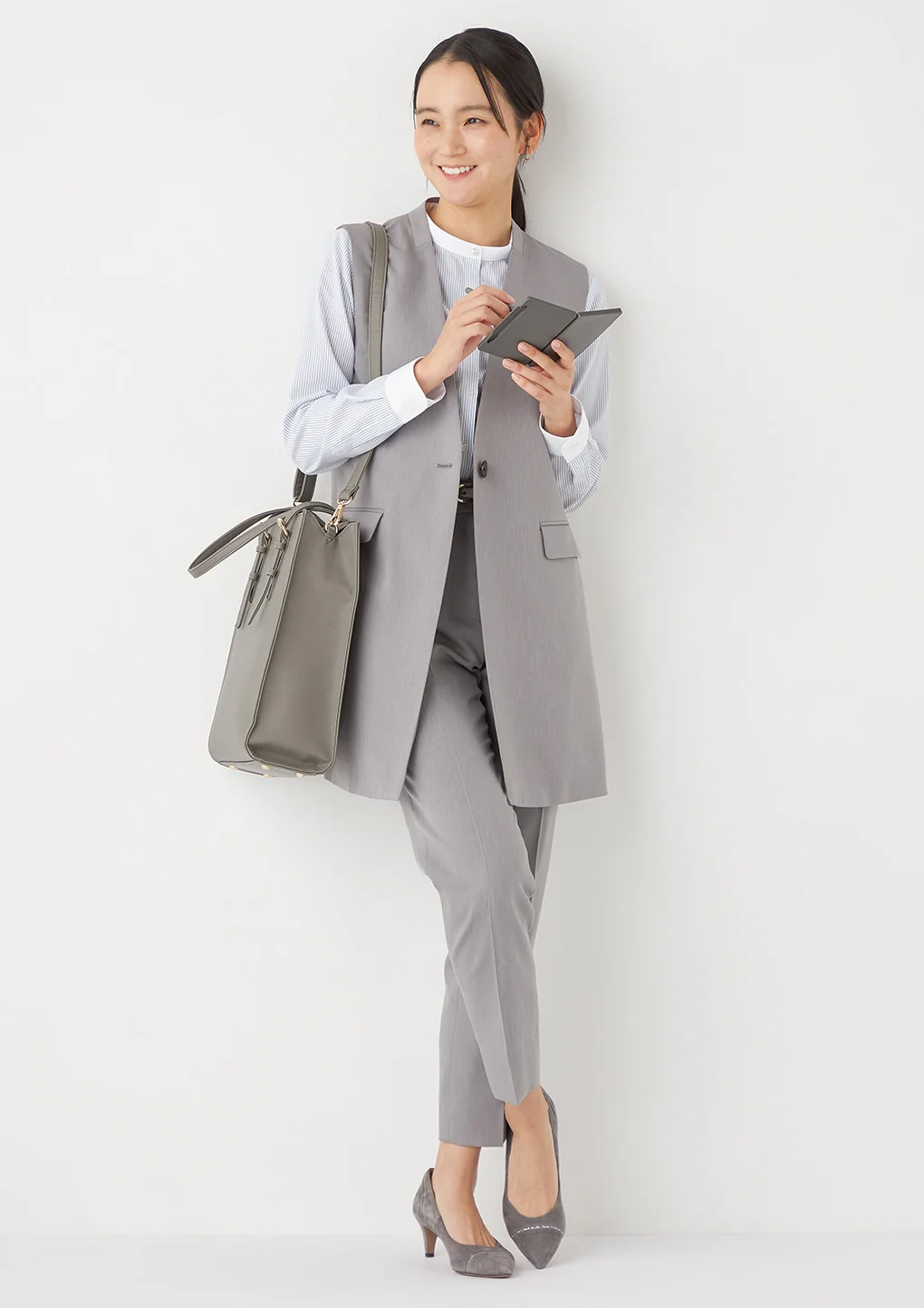 THE THIRD SUITS Cropped Pants - Light Gray - Image 14