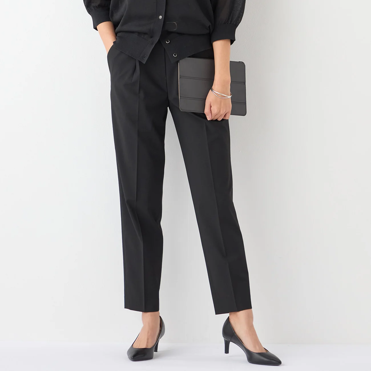 Flamingo Airy Tapered Pants - Black - Image 13