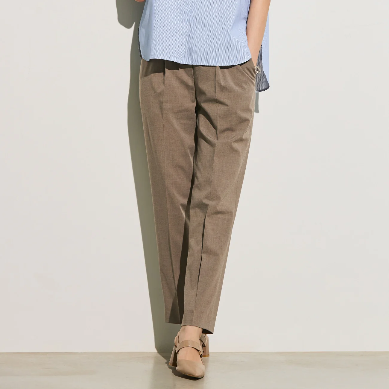 Flamingo Airy Tapered Pants - Beige