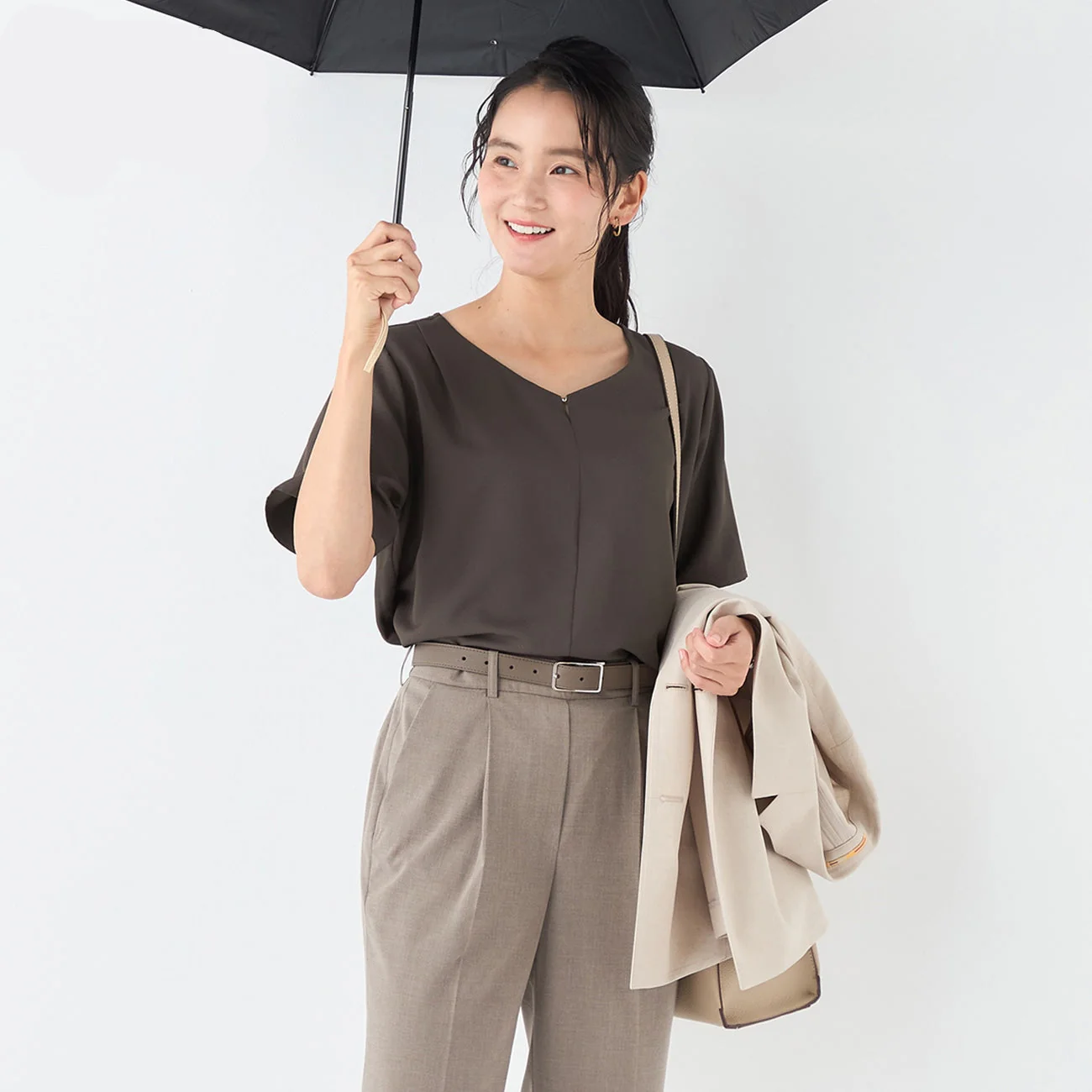 VEIL V-Neck Blouse